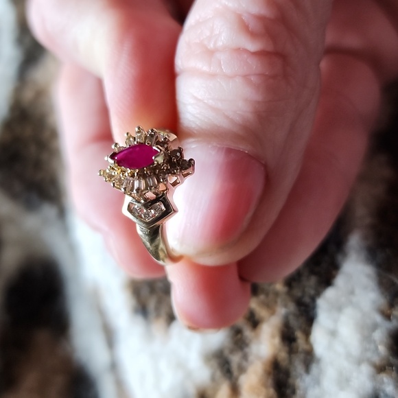 Beautiful Alwand Vahan 10k Yellow Gold Ruby Diamond Ring Size 5 or 5.5 - Picture 14 of 17
